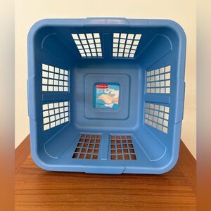 Vintage 1994 Rubbermaid Square Laundry Basket 26.4L Blue 2972 Made USA 90s